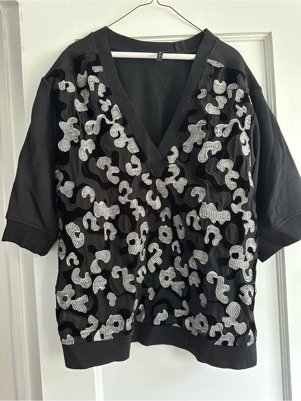 BCBGMaxAzria Black V-Neck Short Sleeve Sweater
